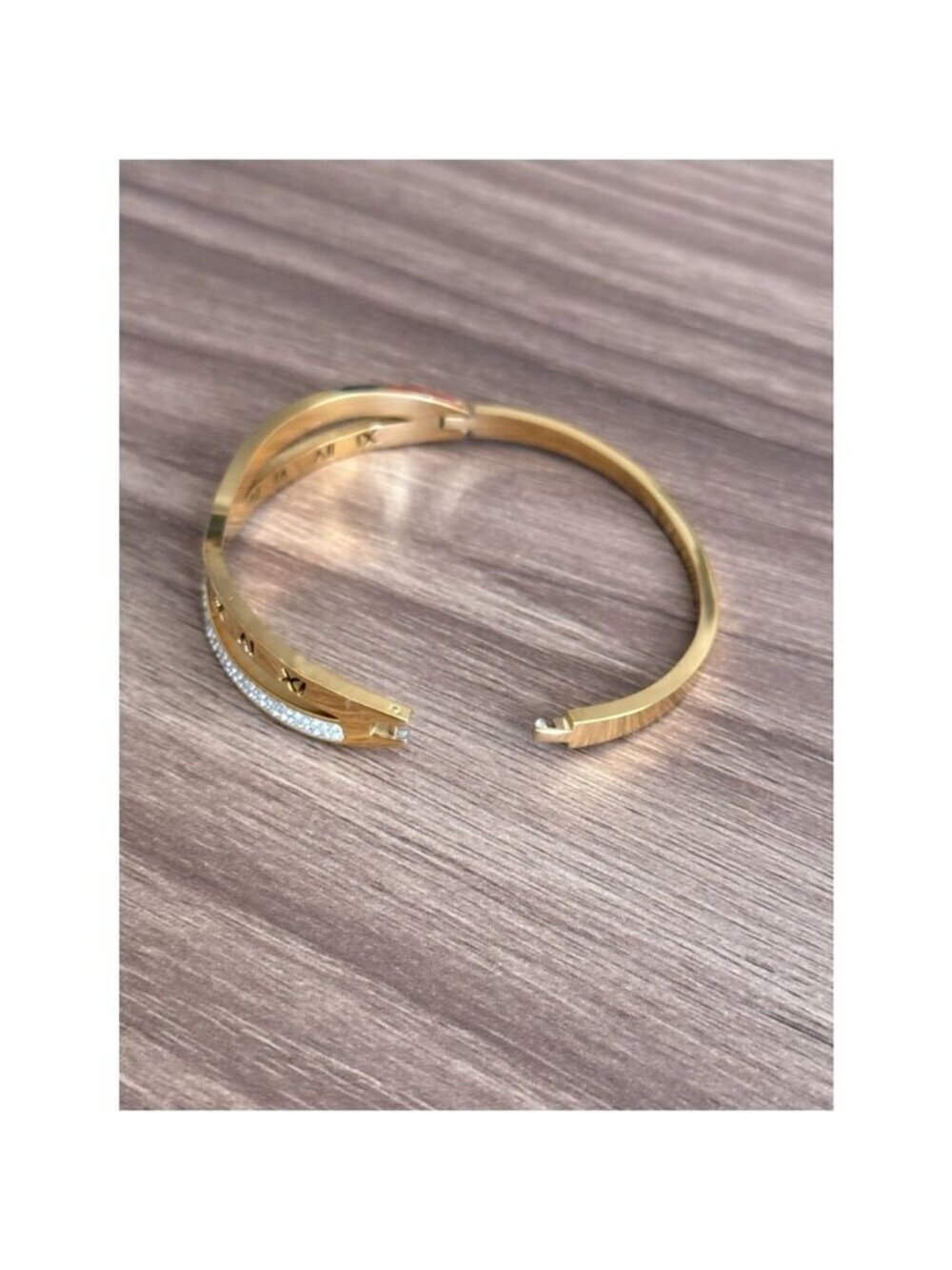 Gold Roman Numeral Bangle Bracelet Q1030 - Picture 4 of 4